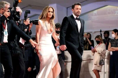 Jennifer Lopez ile Ben Affleck evlendi