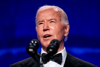 Biden içerde konuştu, eylemciler dışarda “Soykırımcı Joe” sloganları attı