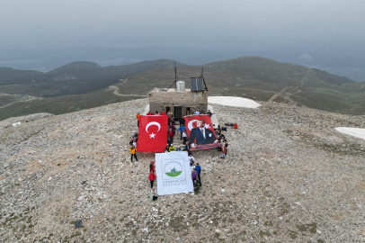 Osmangazili dağcılar 19 Mayıs’ı Uludağ zirvede kutladı