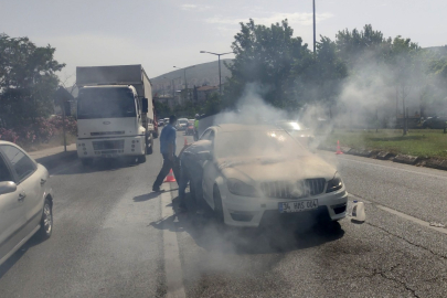 Elektrik arızasına 45 bin TL masraf yaptı, otomobil yolda küle döndü