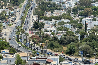 Bodrum'da tatil dönüşü yoğunluğu: Kilometrelerce araç kuyruğu oluştu