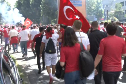 Dortmund sokakları yine kırmızı-beyaz