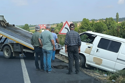 Kontrolden çıkan minibüs şarampole uçtu: 5 yaralı