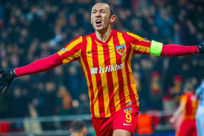 Umut Bulut futbolu bıraktı