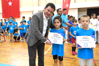 Aydın, genç judo ve taekwondoculara sertifikalarını verdi