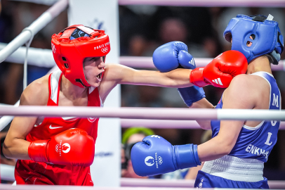 Milli boksör Hatice Akbaş, Paris Olimpiyatları'nda yarı finalde