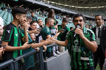 Şarkıcı Bayhan'dan Kocaelispor camiasına jest