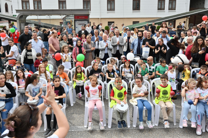 Bursa Heykel araç trafiğine kapatıldı, çocuk sesleri her tarafı sardı