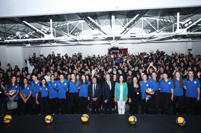 Nilüfer Belediyespor Eker Kadın Voleybol Takımı, öğrencilere altın tavsiyeler