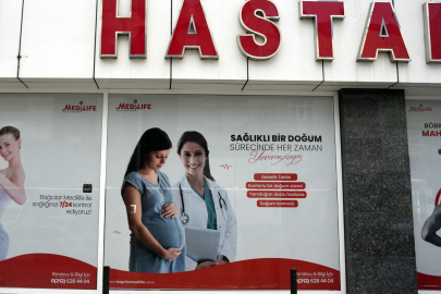 Hastane skandalında ‘Yenidoğan dostu hastane' yazılı görsel dikkat çekti