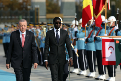 Senegal Cumhurbaşkanı Faye’ye resmi törenle karşılama