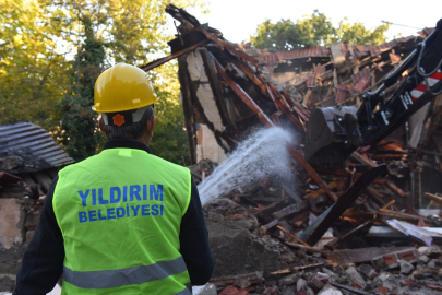 Yıldırım'da metruk durumdaki yapılar yıkılıyor