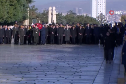 Devlet erkanı Anıtkabir'de...