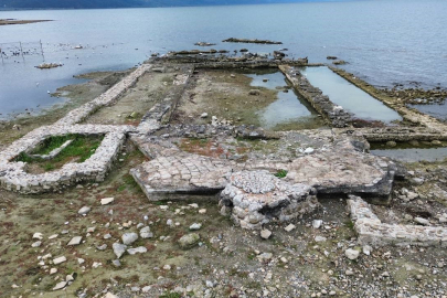 İznik Gölü tarihi Bazilika'yı kıyıyla birleşti