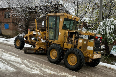 Gemlik'te köy yolları tuzlandı