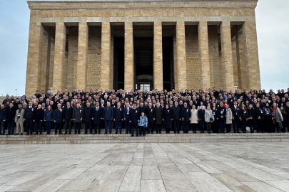 Bakan Tekin, öğretmenlerle Anıtkabir'i ziyaret etti