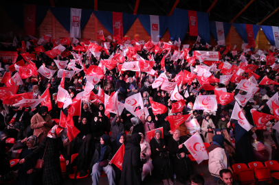 Saadet Partisi Kongresi'nde arbede