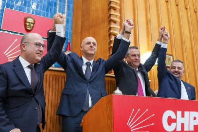 İYİ Parti'den istifa etmişti: CHP rozetini taktı