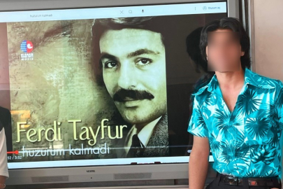 Ferdi Tayfur hayranı gözaltına alındı: Kur'an-ı Kerim'in üzerine oturup ayağıyla bastı