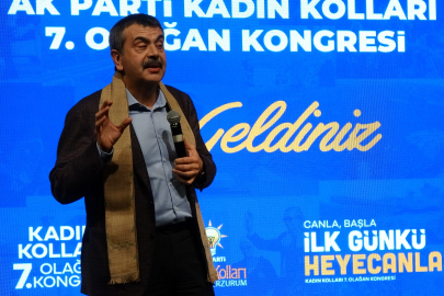 Bakan Tekin: "Bizlere bidon kafalı, göbeğini kaşıyan insanlar diyorlardı"