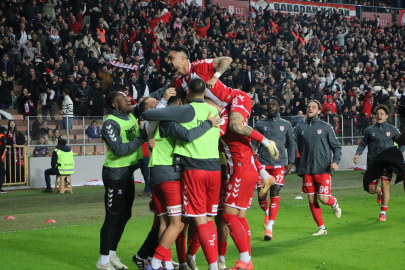 Samsunspor, Trabzonspor karşısında 2 golle kazandı: Holse galibiyete taşıdı